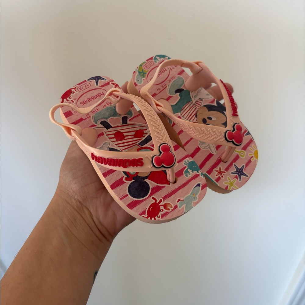 New Havaianas Kids Pink Disney Mickey Mouse Sandals with Seaside Print